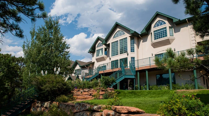 Lionscrest Manor